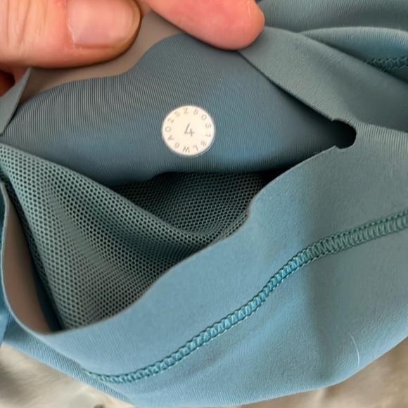 Lululemon In Movement Crop Everlux 19" Inseam in Pacific Breeze - Size 4 - Picture 9 of 9